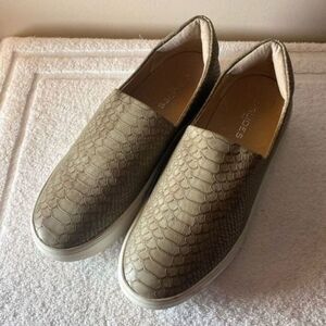 J/Slides NYC Cream Snakeskin Leather Slip On Shoes Sz 9